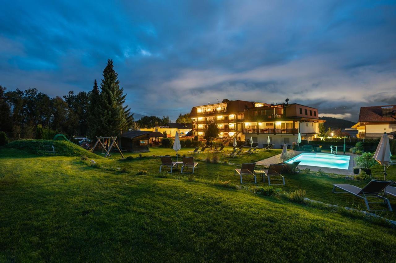 Hotel Reischach Brunico Bagian luar foto