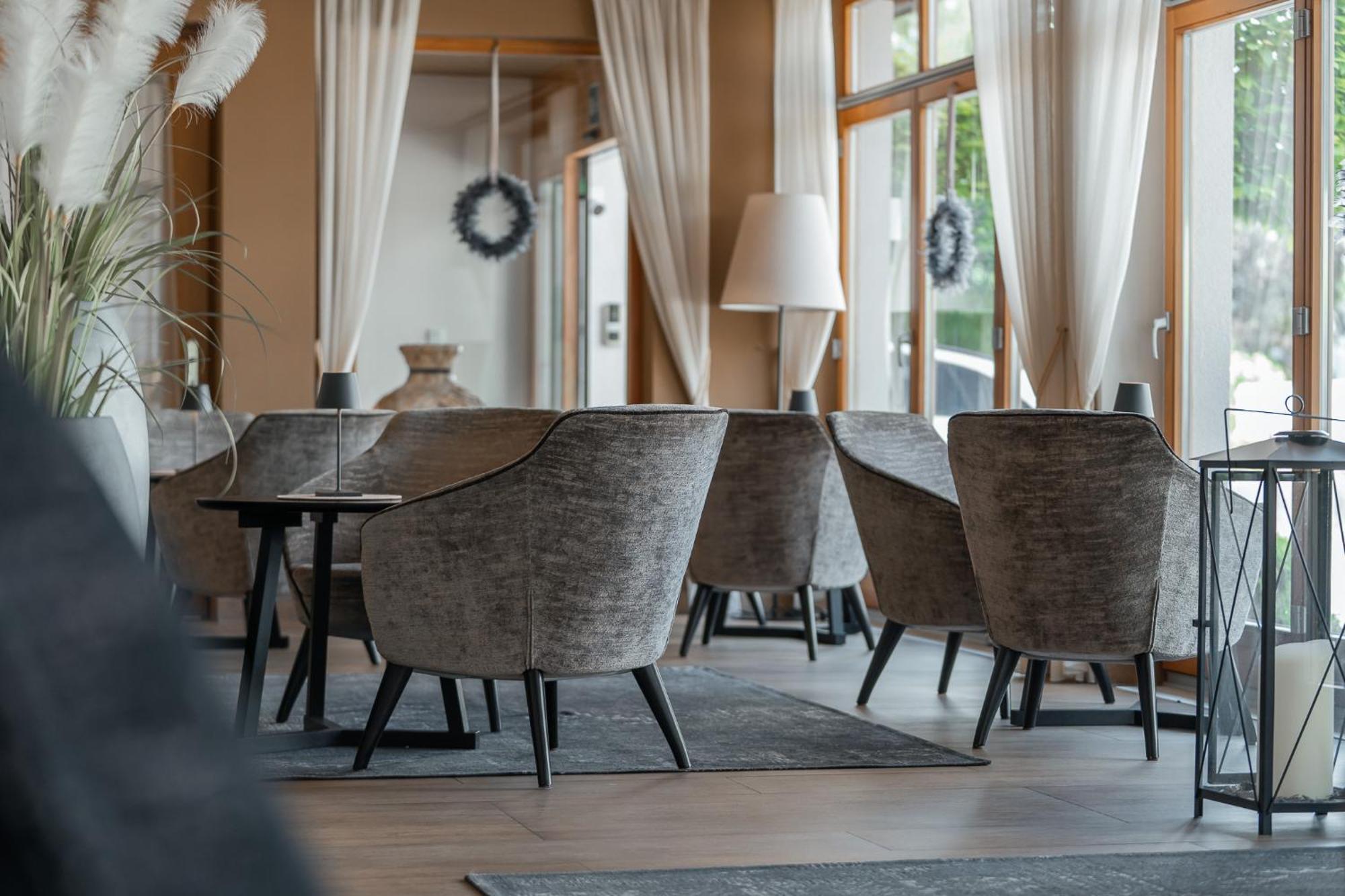 Hotel Reischach Brunico Bagian luar foto