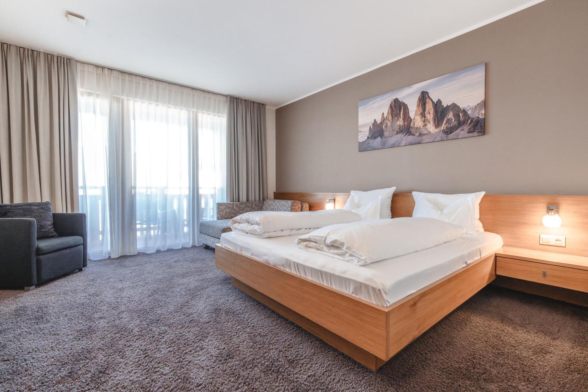 Hotel Reischach Brunico Bagian luar foto