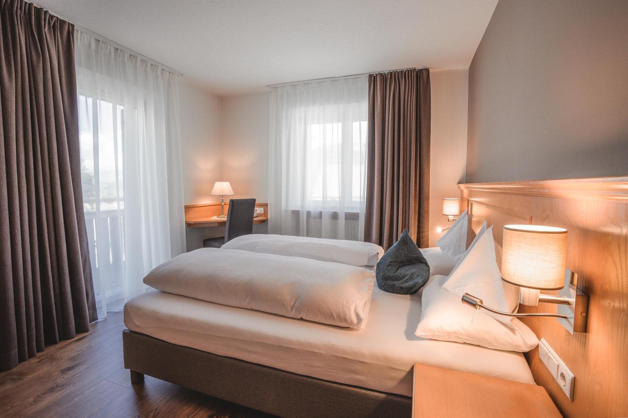 Hotel Reischach Brunico Bagian luar foto