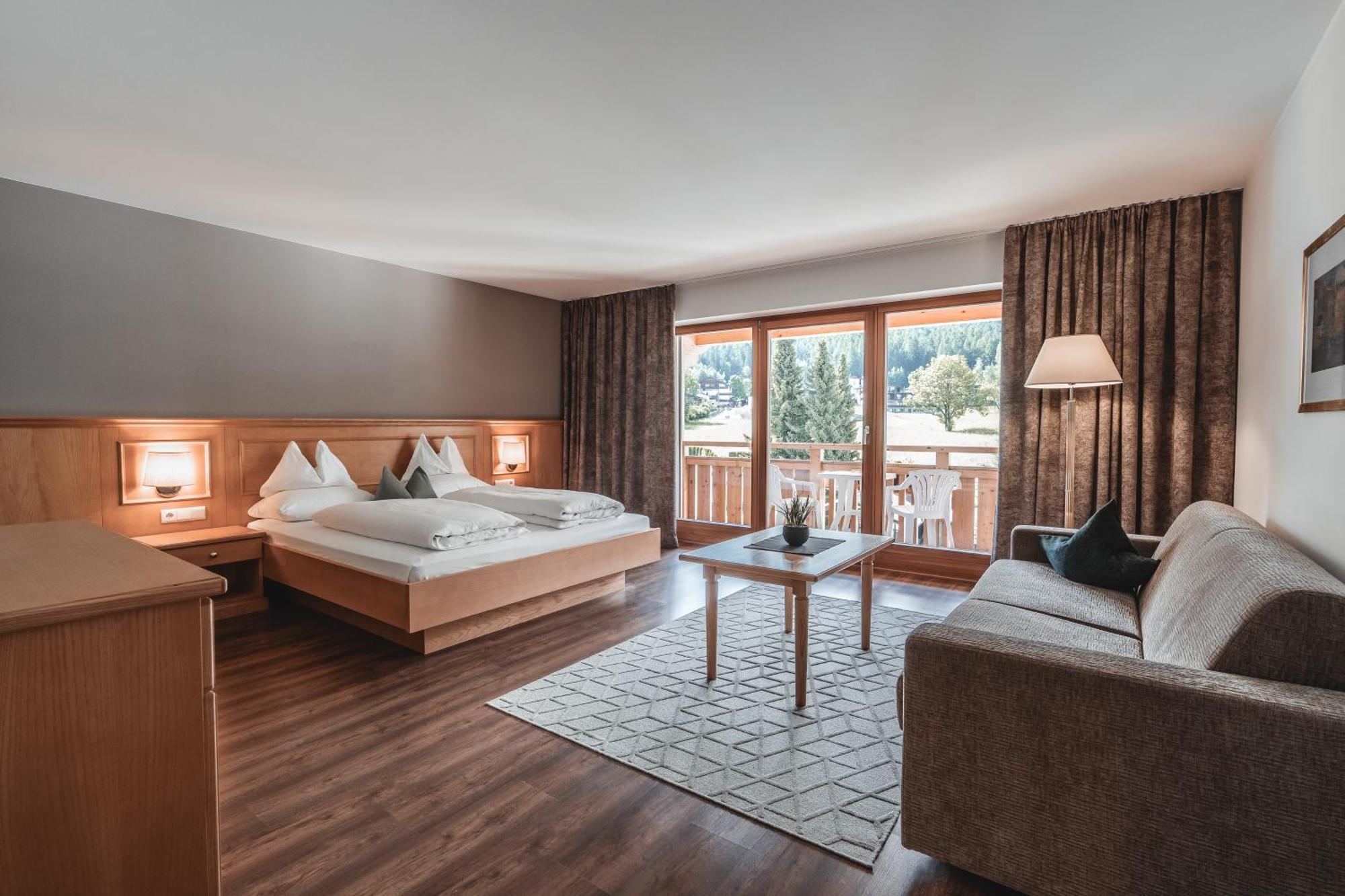Hotel Reischach Brunico Bagian luar foto