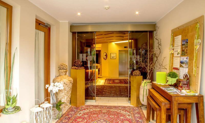 Hotel Reischach Brunico Bagian luar foto