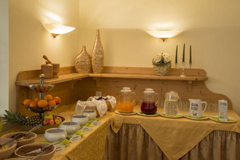 Hotel Reischach Brunico Bagian luar foto