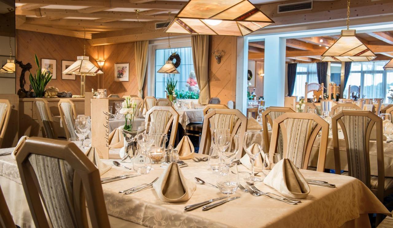 Hotel Reischach Brunico Bagian luar foto