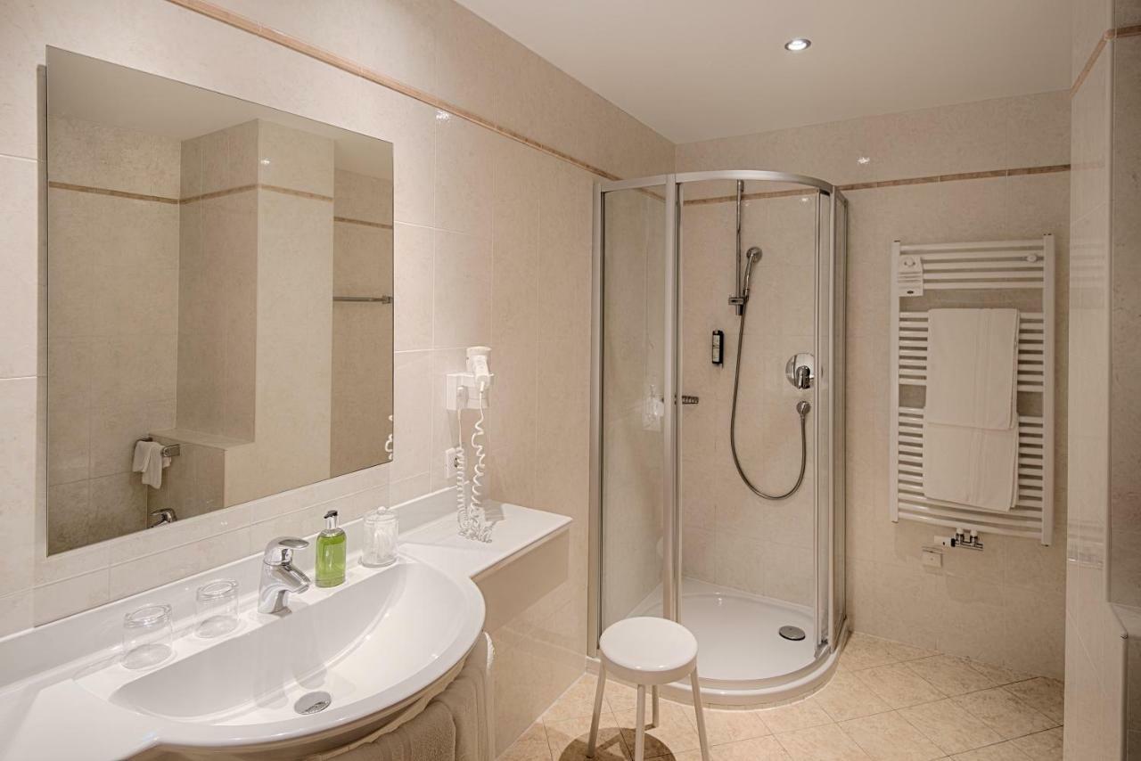 Hotel Reischach Brunico Bagian luar foto