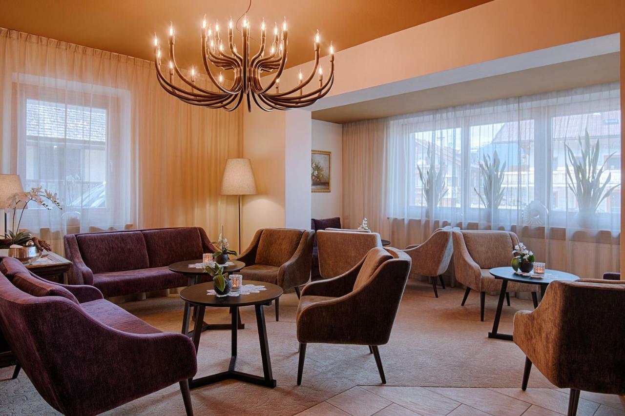 Hotel Reischach Brunico Bagian luar foto